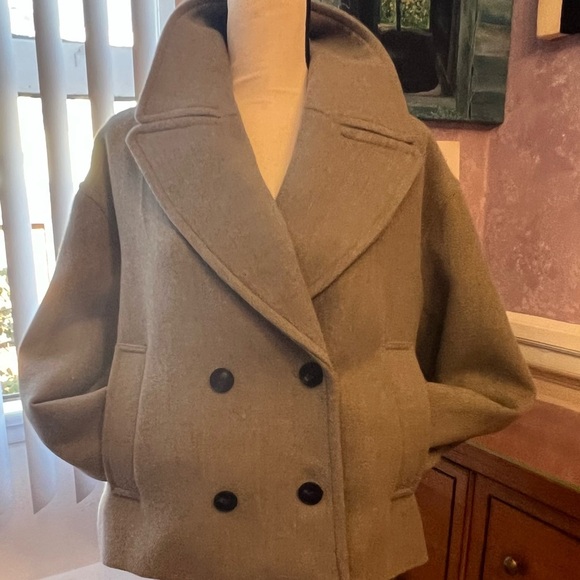 Flattering Zara Women's Double Breasted, Cropped Pea Coat - Picture 8 of 13